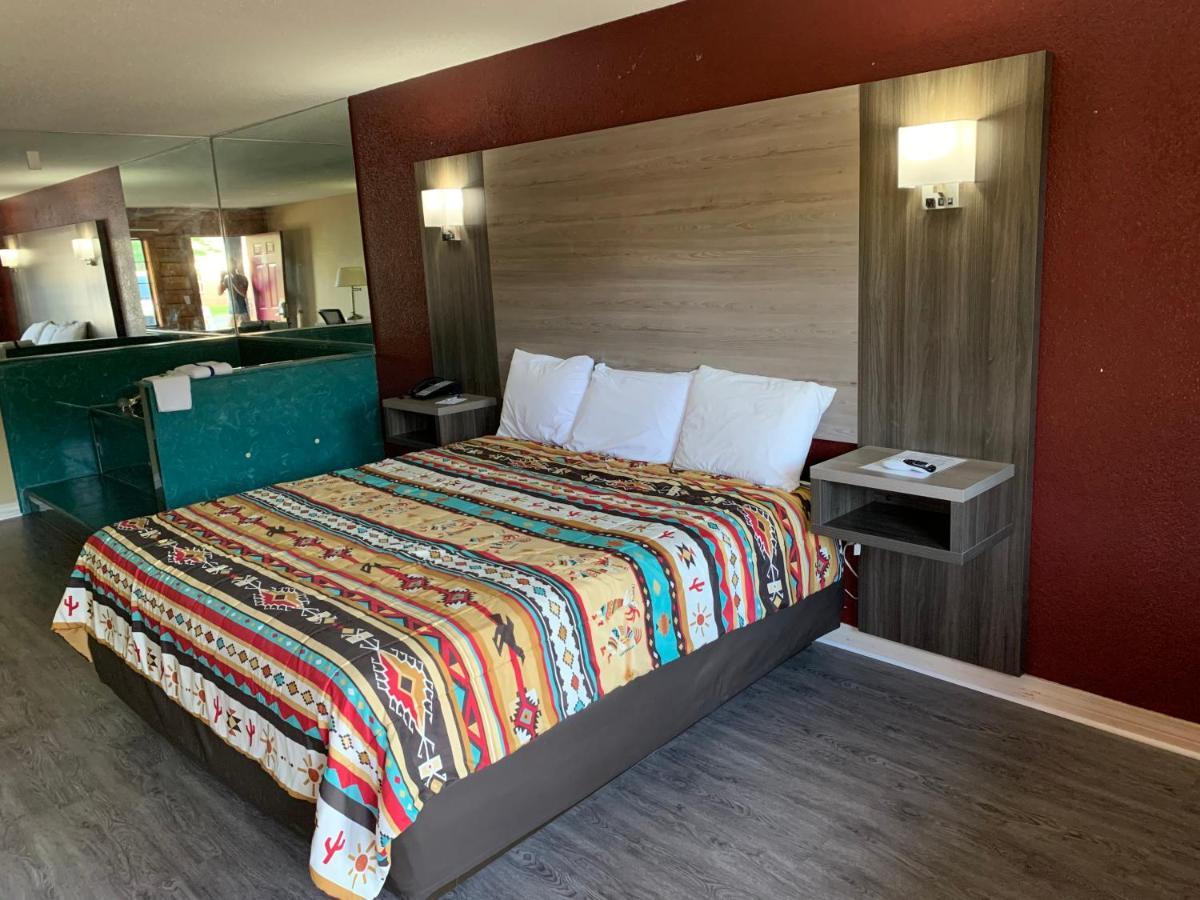 Log Cabin Inn Bay Minette Экстерьер фото