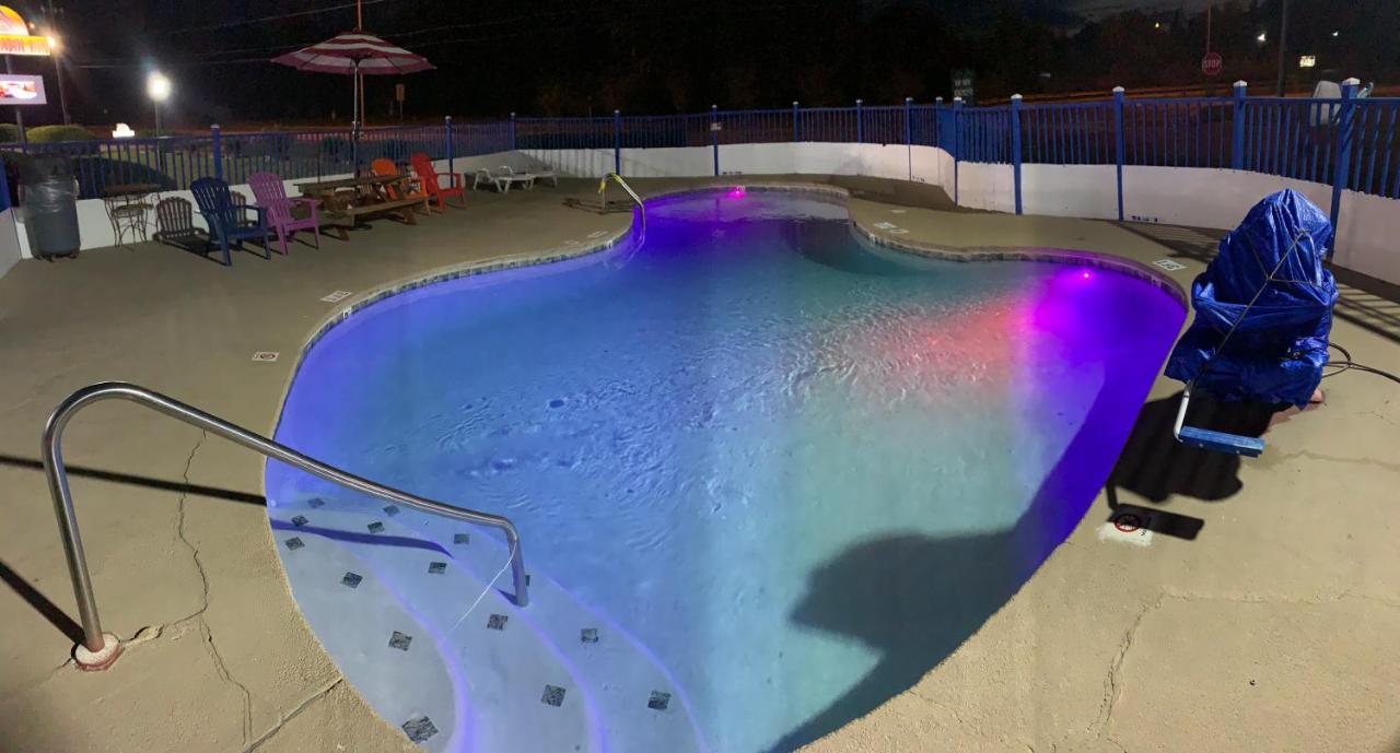 Log Cabin Inn Bay Minette Экстерьер фото